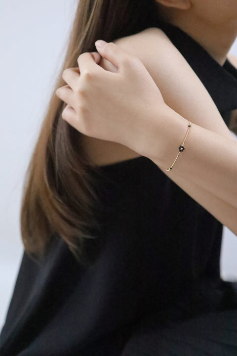 Single Black Daisy Bracelet