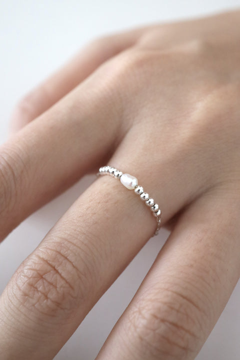 Silvery Freshwater Pearl Adjustable Chain Ring
