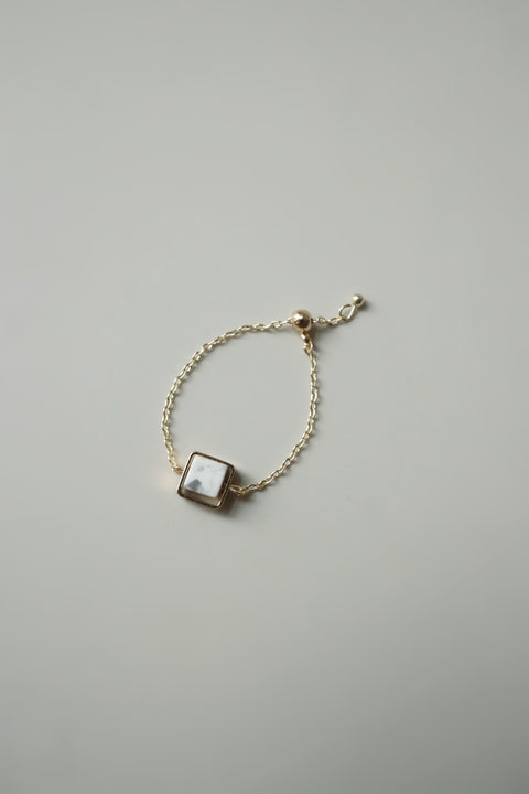 Howlite Adjustable Chain Ring