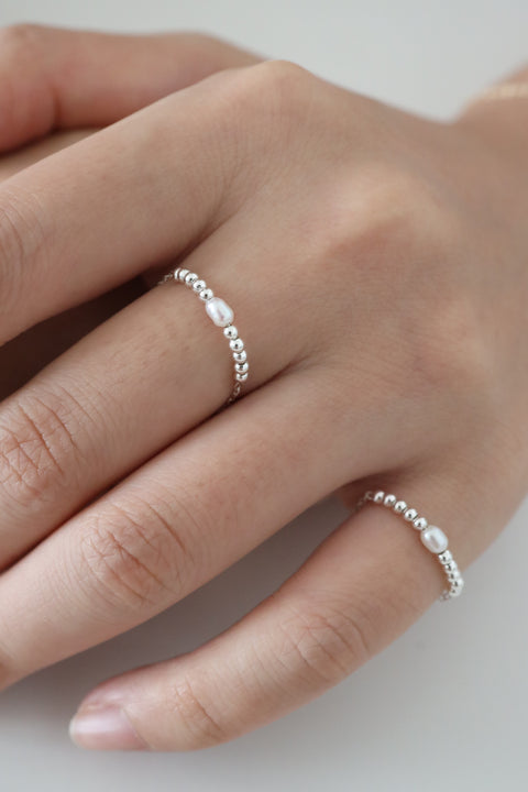 Silvery Freshwater Pearl Adjustable Chain Ring