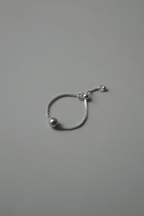 Silvery Grey Pearl Adjustable Chain Ring
