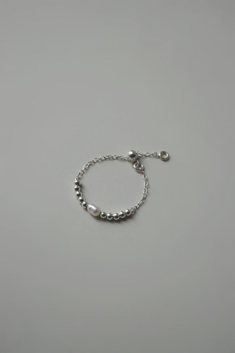 Silvery Freshwater Pearl Adjustable Chain Ring