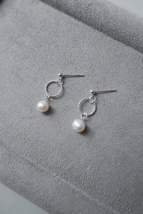 Pearl Dangle Earrings - Silver