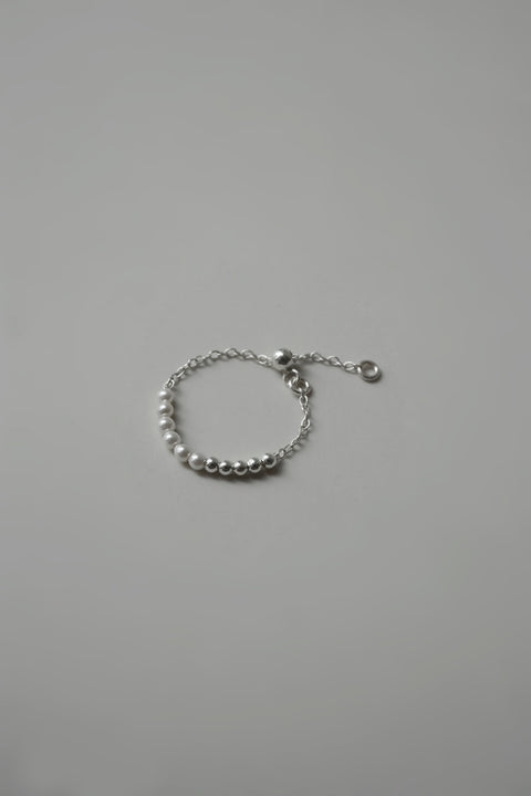 Silvery Pearl Adjustable Chain Ring