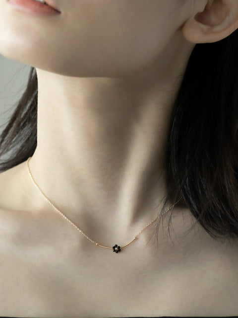 Single Black Daisy Necklace