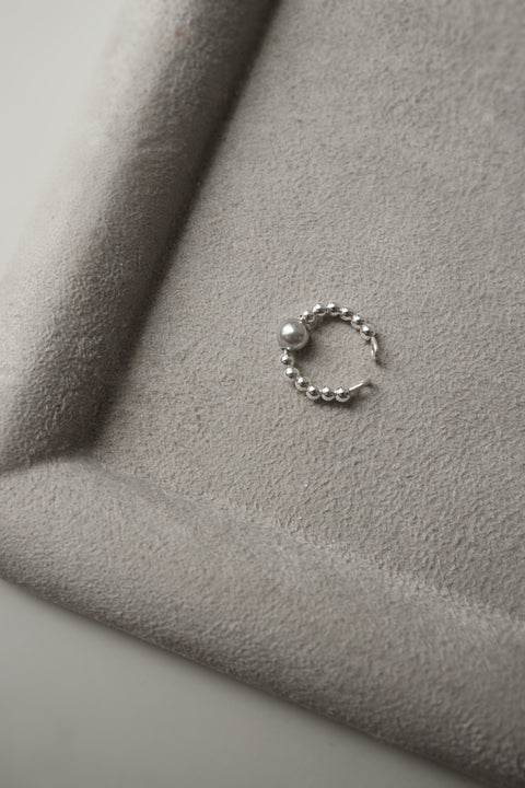 Silvery Grey Pearl Ear Cuff