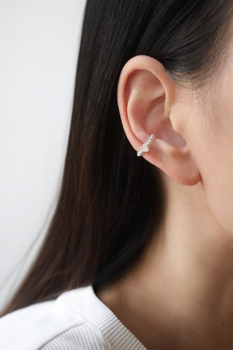 Silvery Heart Ear Cuff