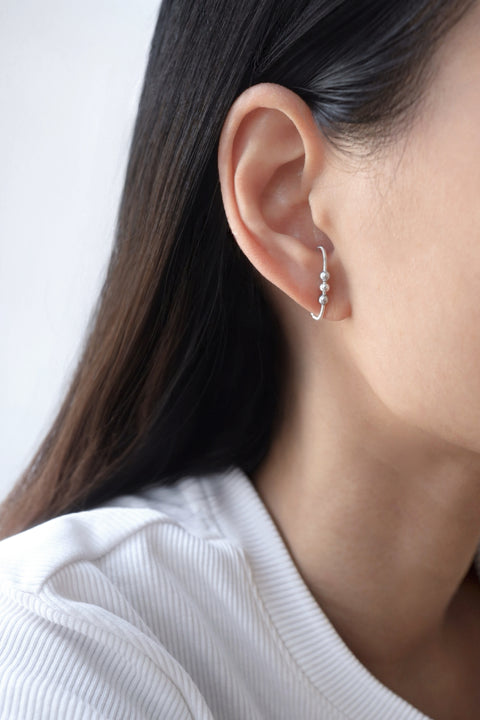 Silvery Grey Pearl Arc Wire Earring