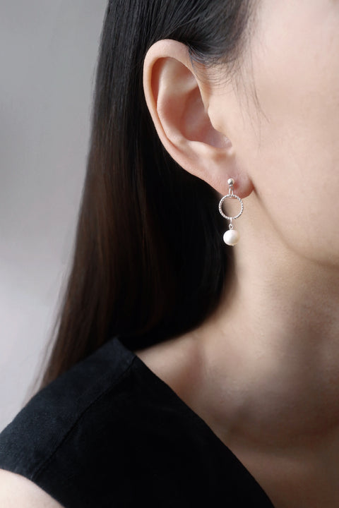 Pearl Dangle Earrings - Silver