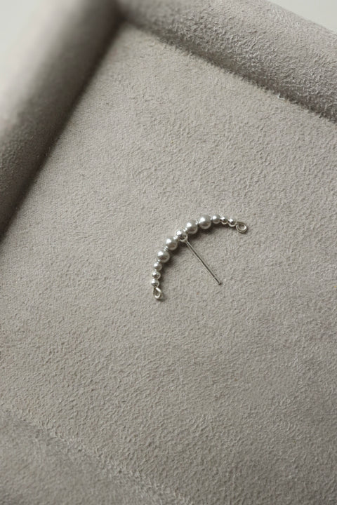 Silvery Grey Pearl Arc Earring