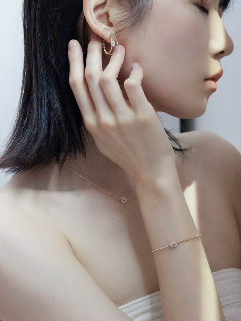 Pearl Daisy Necklace